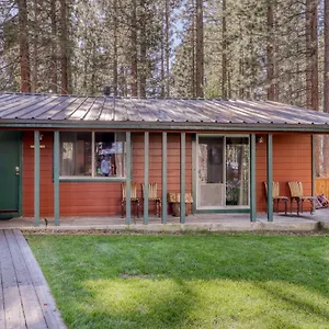 spruce-grove-washoe-cabin.insouthlaketahoe.com/